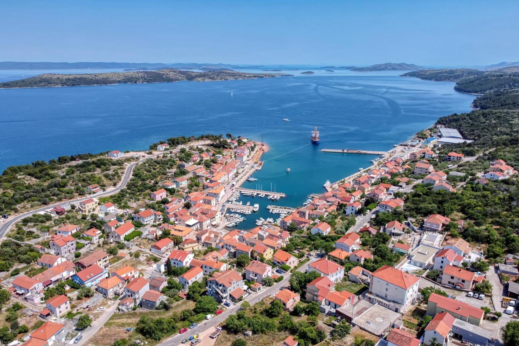Apartman With A Parking Space Sali, Dugi Otok - 8152 *