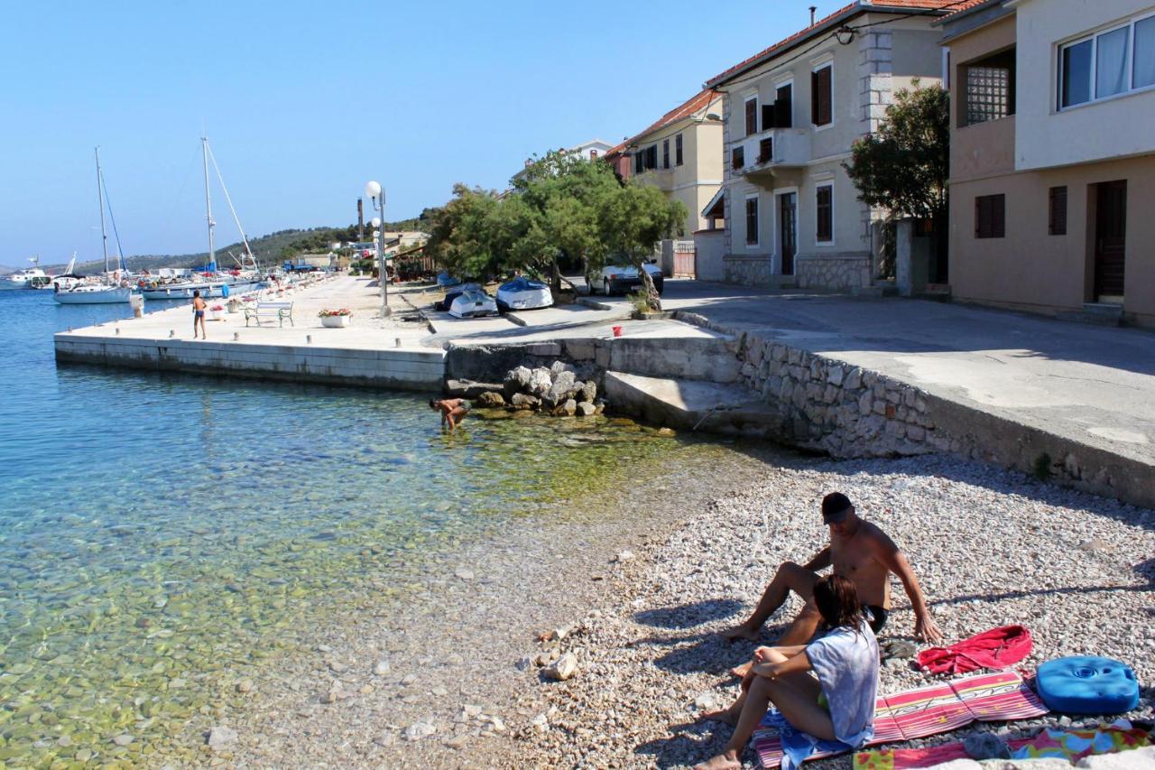 Apartment With A Parking Space Sali, Dugi Otok - 8152 *